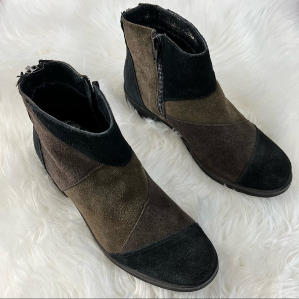 Stylish Multi-Tone Ankle Boots for Women